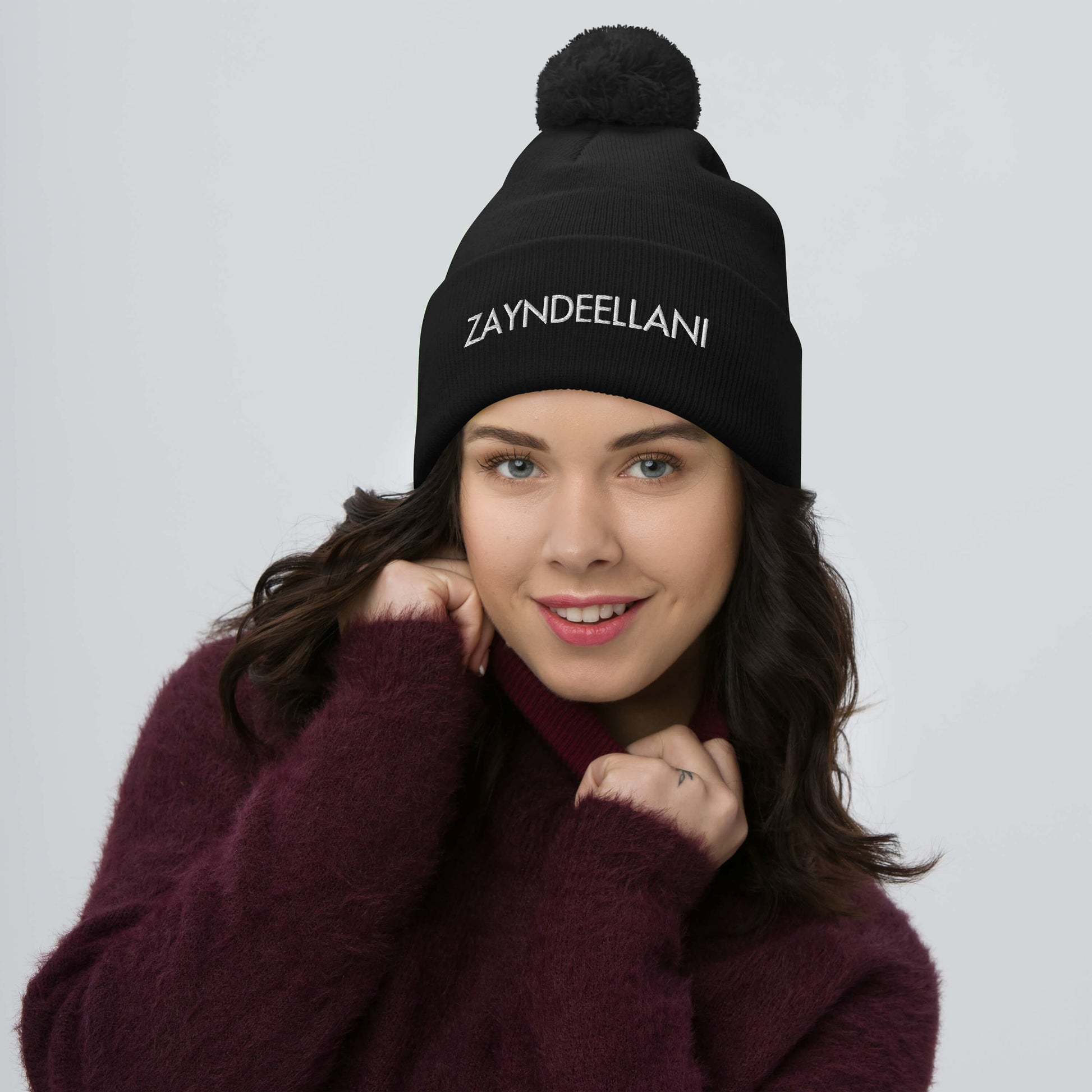 Zayndeellani Pom-Pom Beanie - Zayndeellani