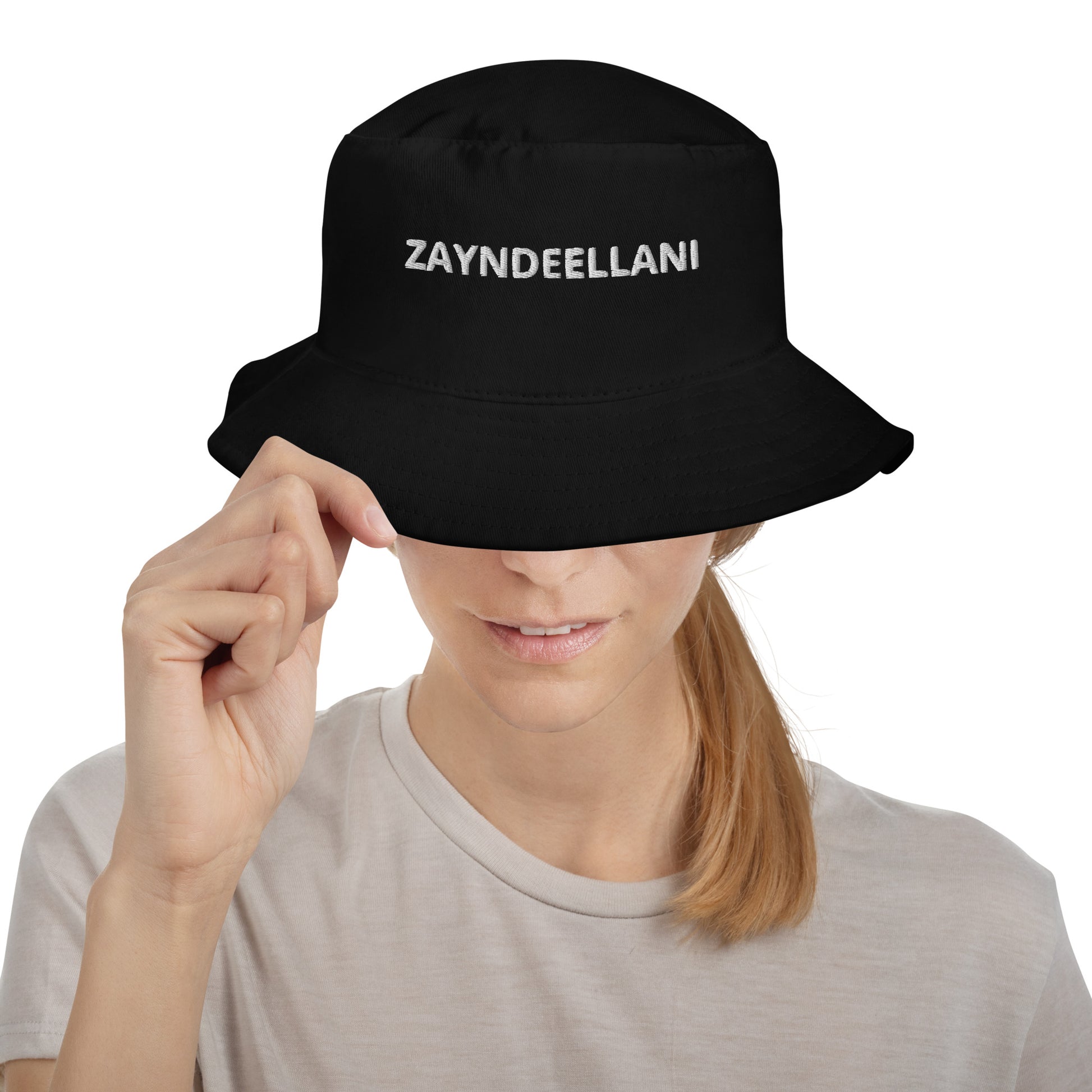 Zayndeellani Bucket Hat Black - Zayndeellani