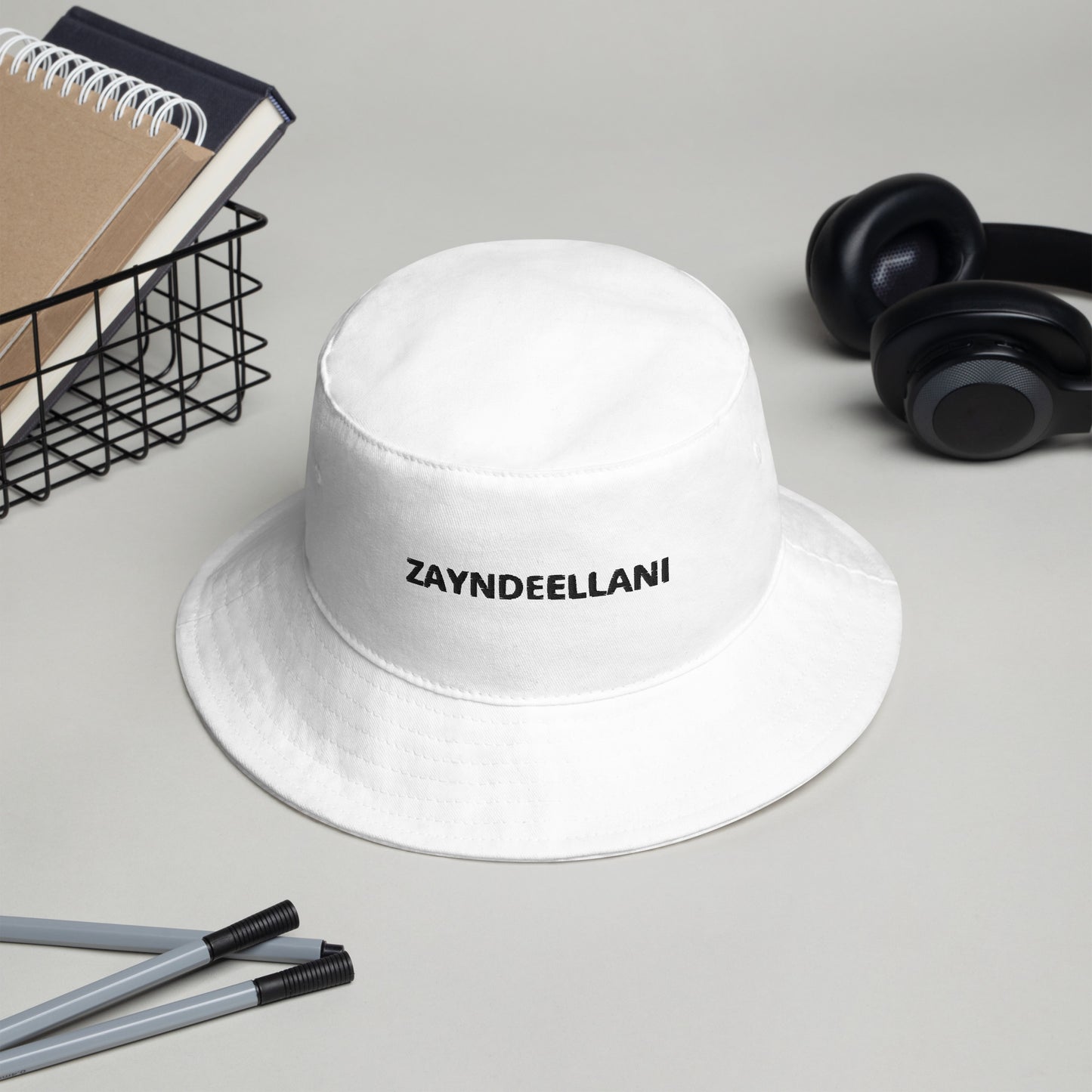 Zayndeellani Bucket Hat White - Zayndeellani